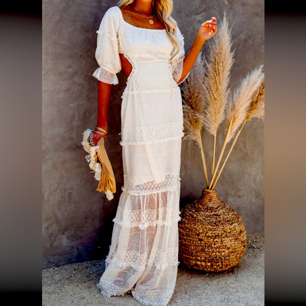 COPY - Gorgeous, off the shoulder tiered cutout maxi dress 👗
